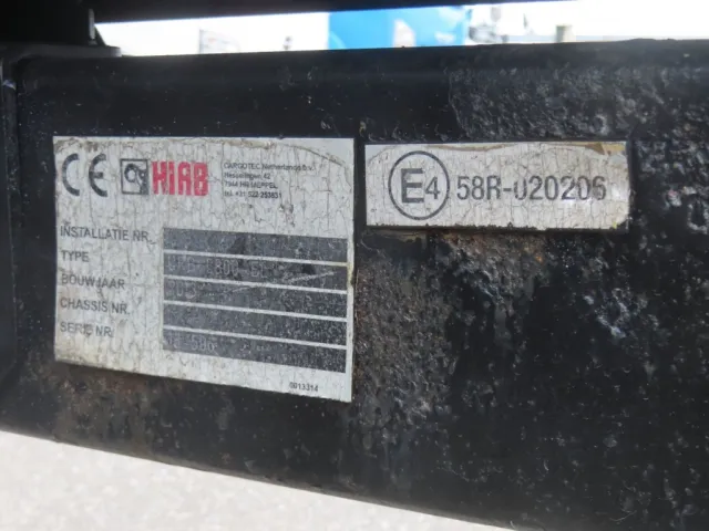 リアバンパー裏のプレートです。|日野 プロフィア QKG-FS1EWBAの写真31