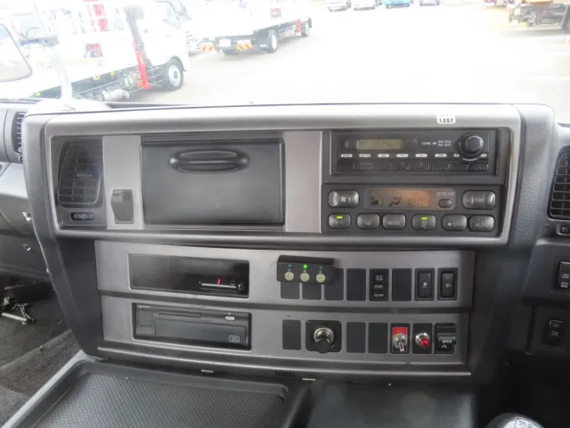 インパネ周りの状態です。|日野 プロフィア QKG-FS1EWBAの写真32