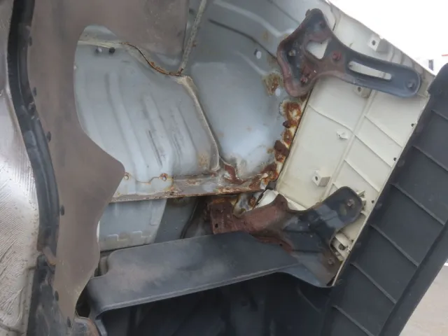 キャブ下面の状態です。|日野 プロフィア QKG-FS1EWBAの写真39