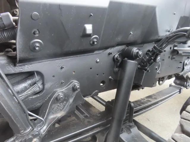 フレーム（キャブ下付近）の状態です。|日野 プロフィア QKG-FS1EWBAの写真40