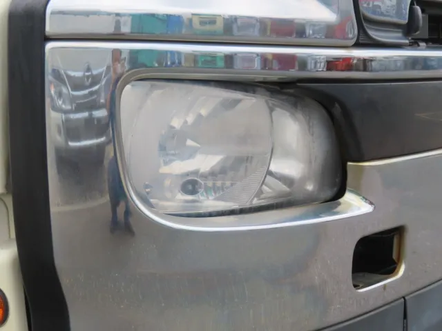 ヘッドライトのレンズに曇りがあります。|日野 プロフィア QKG-FS1EWBAの写真44