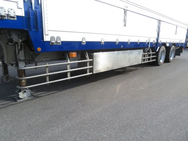 サイドバンパー・サイドバンパーステー・小物入れのフタ・リアフェンダーはステンレス製です。|トレクス  PLB24103の写真27