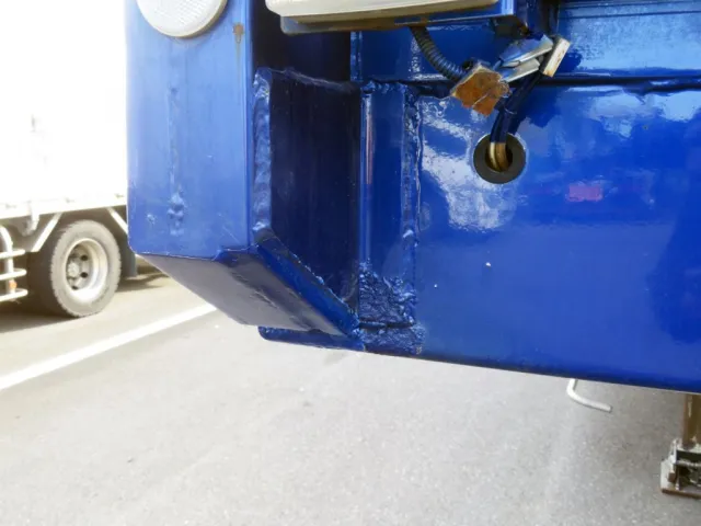 トレーラ前方に少し腐食跡があります。（きれいに塗装されています）|トレクス  PLB24103の写真32