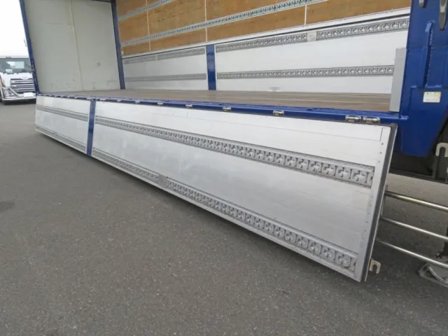 あおり内側にキズ・小さいヘコミがあります。|トレクス  PLB24103の写真43