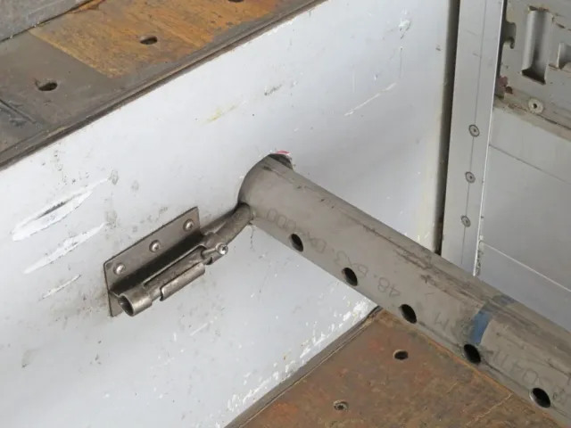 荷台内部の延長のパイプのピンに曲がりがあります。|トレクス  PLB24103の写真49