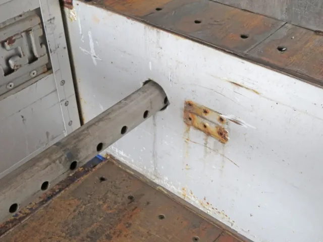 荷台内部の延長のパイプのピンが欠品しています。|トレクス  PLB24103の写真50