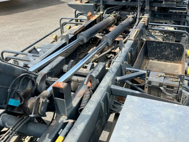 ツインシリンダーです。|日野 レンジャー TKG-FD9JGAA(2WD)の写真7