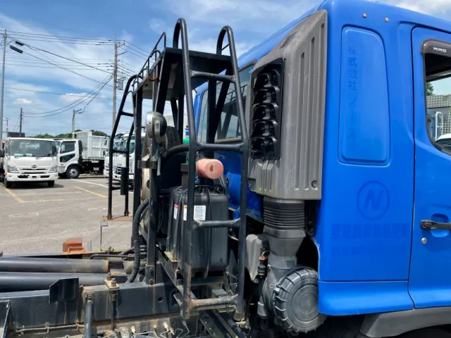 ハシゴにキズサビがあります。|日野 レンジャー TKG-FD9JGAA(2WD)の写真35