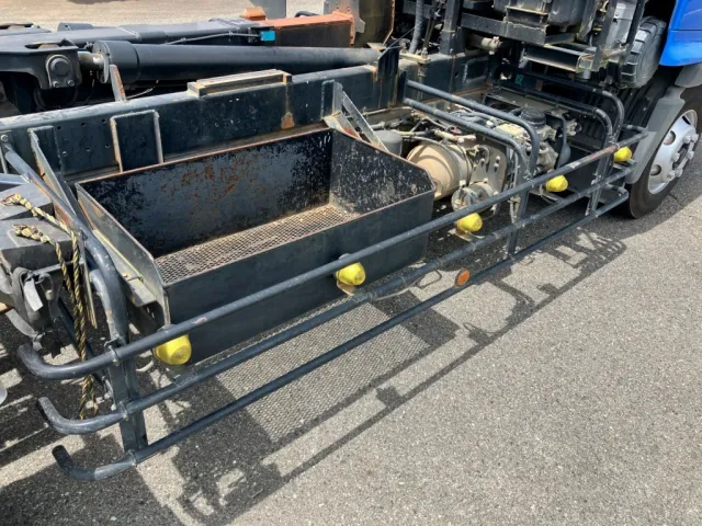 運転席側サイドバンパー及び物入れにキズ・サビがあります。|日野 レンジャー TKG-FD9JGAA(2WD)の写真38