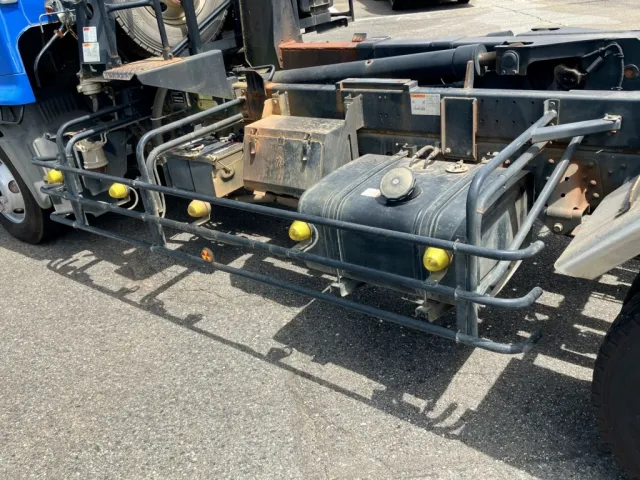 助手席側サイドバンパーにキズ・サビがあります。|日野 レンジャー TKG-FD9JGAA(2WD)の写真39