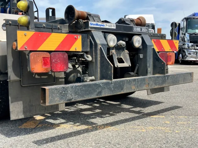 リヤバンパーにキズ・サビ・ペンキ飛びがあります。左右コーナーカバーが欠品しています|日野 レンジャー TKG-FD9JGAA(2WD)の写真46