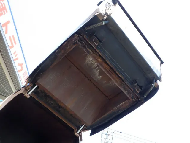 ホッパー裏側の状態です。|三菱 ファイター TKG-FK71F(2WD)の写真8