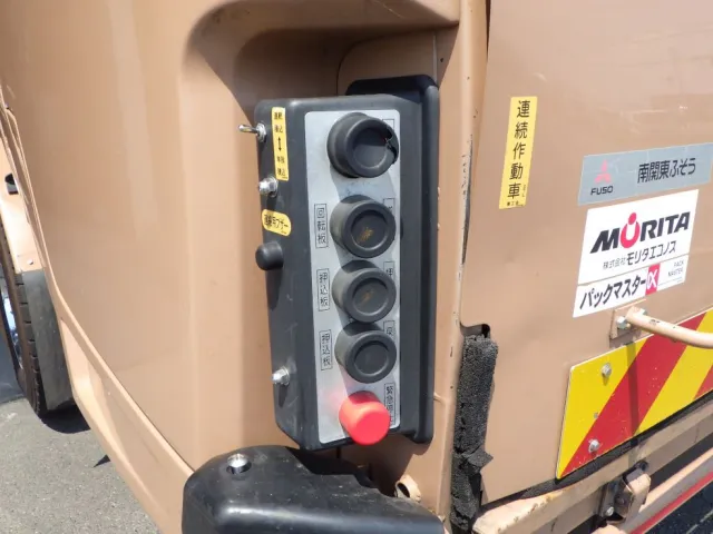 上物の操作スイッチです。（連続⇔単独切り替えスイッチ付です）|三菱 ファイター TKG-FK71F(2WD)の写真12