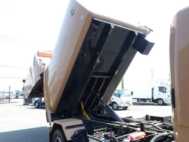 ボディー裏側の状態です。|三菱 ファイター TKG-FK71F(2WD)の写真13