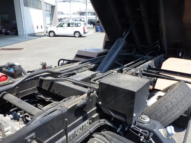 シャーシの状態です。|三菱 ファイター TKG-FK71F(2WD)の写真14