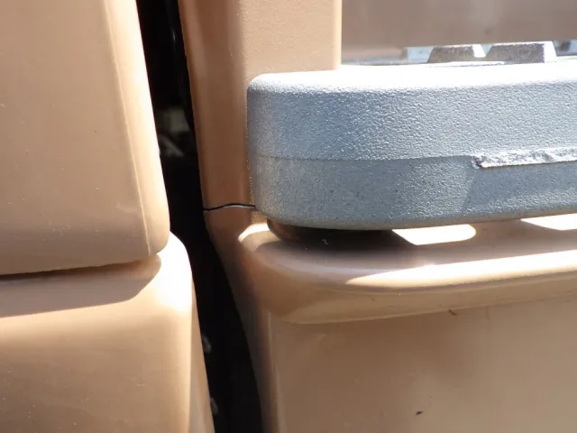 助手席側ステップカバーに割れがあります。|三菱 ファイター TKG-FK71F(2WD)の写真25