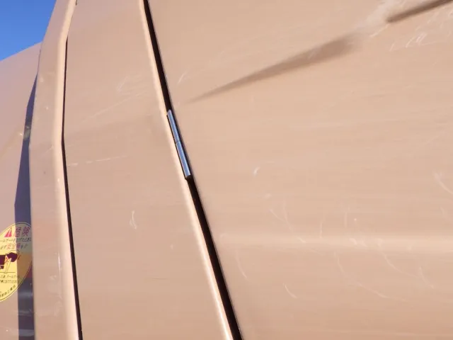 左右のホッパーカバーにスレがあります。|三菱 ファイター TKG-FK71F(2WD)の写真32