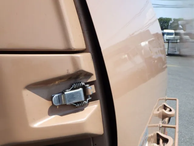 ゲートに膨らみがあります。|三菱 ファイター TKG-FK71F(2WD)の写真35