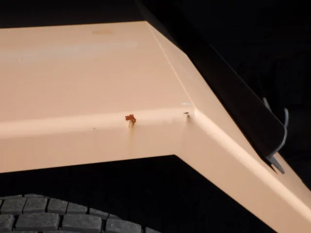 運転席側リヤフェンダーにキズ・サビ・ヘコミがあります。|三菱 ファイター TKG-FK71F(2WD)の写真37