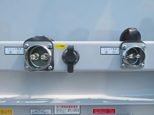 ウイングの電源コネクターは2種類付いています。（大きさが違います）|トレクス  PFB34118の写真33