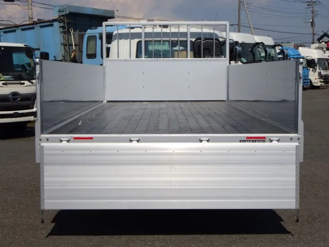 荷台全体の状態です。|三菱 ファイター 2KG-FK65F(2WD)の写真9