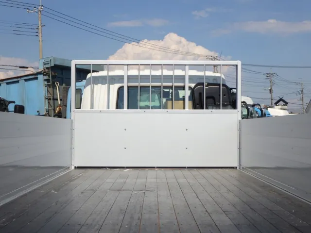 プロテクター裏側の状態です。|三菱 ファイター 2KG-FK65F(2WD)の写真11