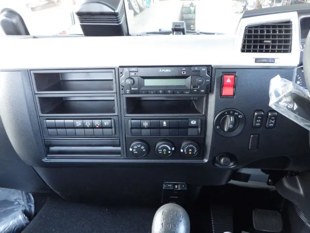 パネル周りの状態です。|三菱 ファイター 2KG-FK65F(2WD)の写真19