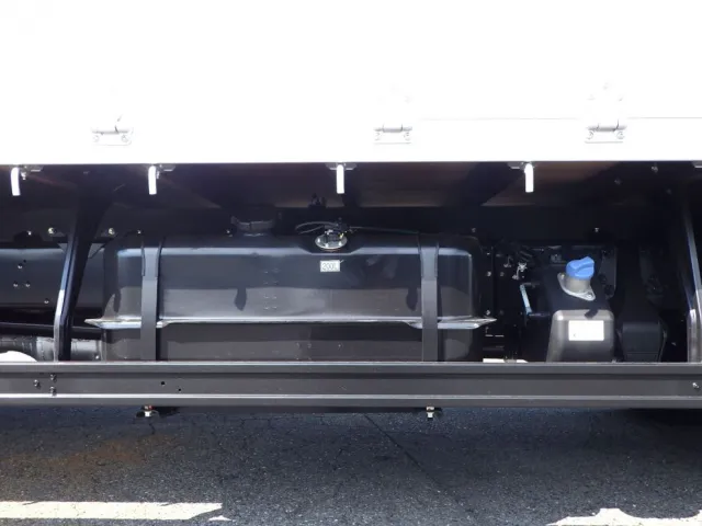 燃料タンクは２００Lです。|三菱 ファイター 2KG-FK65F(2WD)の写真22