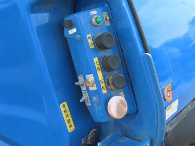 上物の操作スイッチです。（連続⇔単独切り替えスイッチ付きです）|日野 レンジャー QKG-FJ7JGAAの写真14