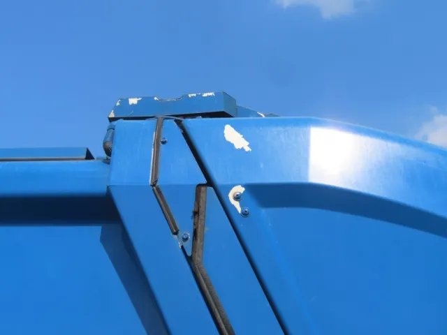 テールゲート側面にキズ・塗装剥がれがあります。|日野 レンジャー QKG-FJ7JGAAの写真20