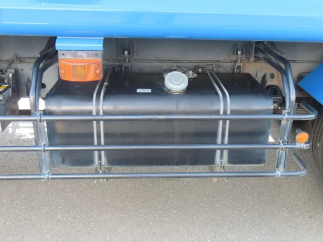 燃料タンクは200Lです。|日野 レンジャー QKG-FJ7JGAAの写真21