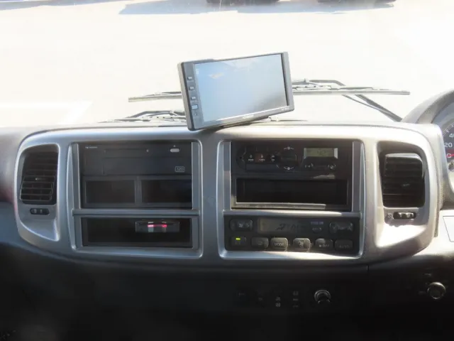 インパネ周りの状態です。|日野 レンジャー QKG-FJ7JGAAの写真30