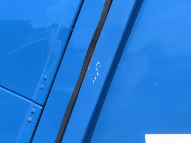 テールゲート側面付近にキズがあります。|日野 レンジャー QKG-FJ7JGAAの写真37