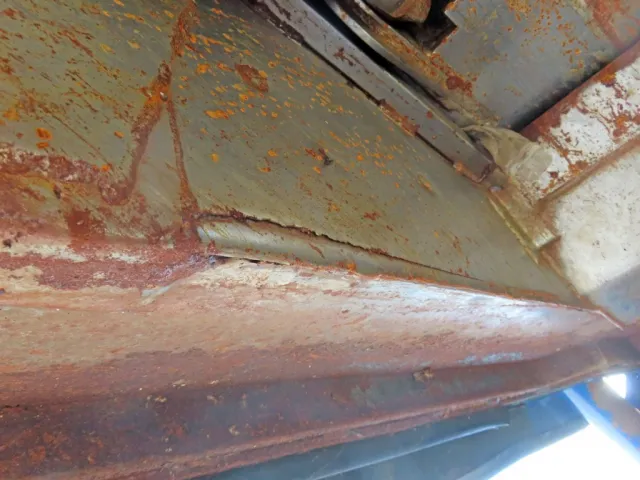 テールゲート内側にヒビがあります。|日野 レンジャー QKG-FJ7JGAAの写真40