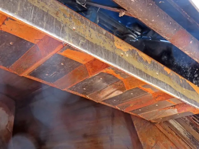 掻き込み板の内側にヘコミがあります。|日野 レンジャー QKG-FJ7JGAAの写真42