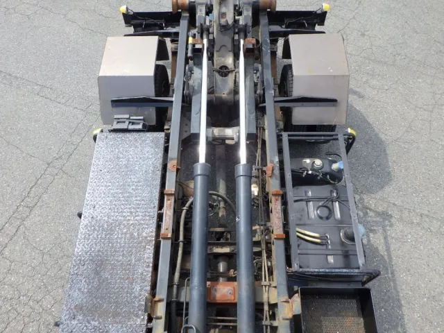 ツインシリンダーです。|三菱 ファイター TKG-FK61F(2WD)の写真7