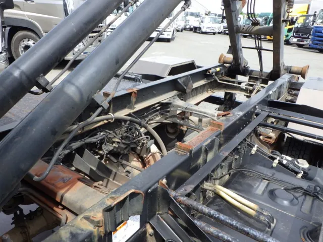 シャーシの状態です。|三菱 ファイター TKG-FK61F(2WD)の写真8