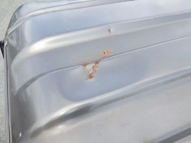 ルーフにキズ・サビ・ヘコミがあります。|三菱 ファイター TKG-FK61F(2WD)の写真27