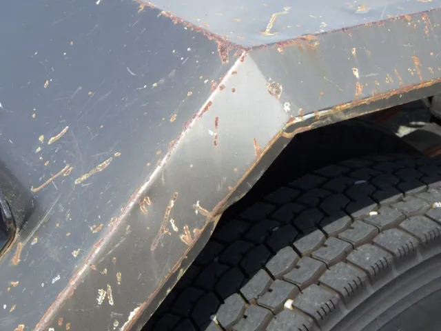 運転席側リヤフェンダーにキズ・サビ・ヘコミがあります。|三菱 ファイター TKG-FK61F(2WD)の写真30