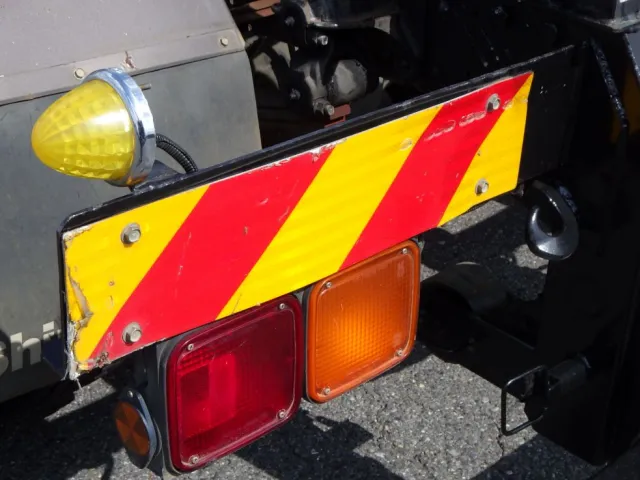 左右の反射板にキズ・曲がりがあります。|三菱 ファイター TKG-FK61F(2WD)の写真38