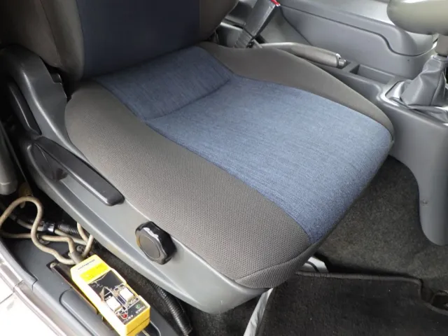 運転席座面にヘタリがあります。|三菱 ファイター TKG-FK61F(2WD)の写真40