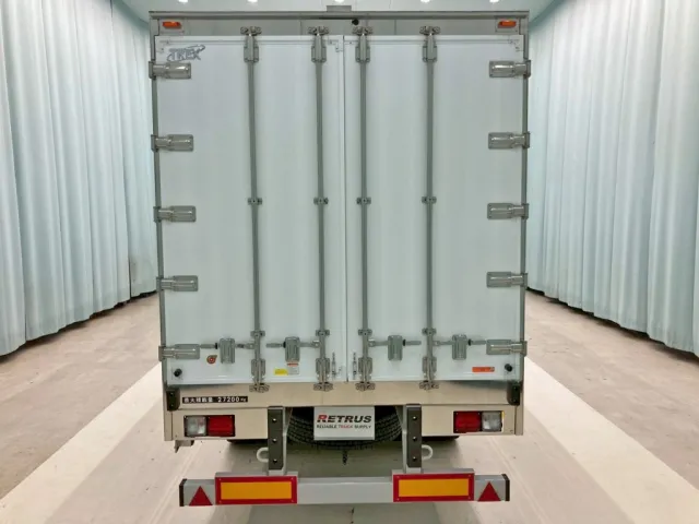 リヤ蝶番・ハンマーロック・キャッチはステンレス製です。|トレクス  PFB34118の写真9