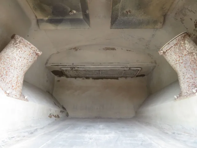 ホッパー内部の状態です。|日野 デュトロ SKG-XZU640F(2WD)の写真17