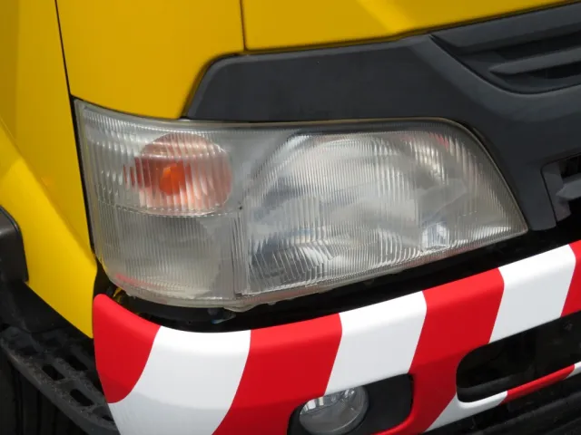 運転席側ヘッドライトに曇りがあります。|日野 デュトロ SKG-XZU640F(2WD)の写真23