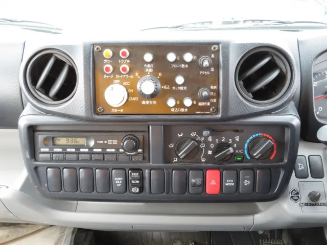 インパネ周りの状態です。|日野 デュトロ SKG-XZU640F(2WD)の写真29