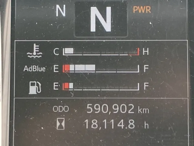 走行メーターです。|日野 プロフィア 2DG-SH1EDGGの写真31