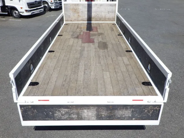 床板の状態です。|日野 レンジャー 2KG-FC2ABA(2WD)の写真10