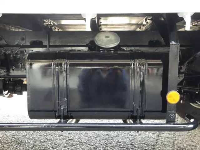 燃料タンクは１００Lです。|日野 レンジャー 2KG-FC2ABA(2WD)の写真18