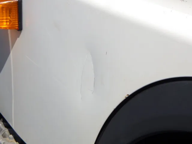 助手席側ドアにキズ・ヘコミがあります。|日野 レンジャー 2KG-FC2ABA(2WD)の写真22