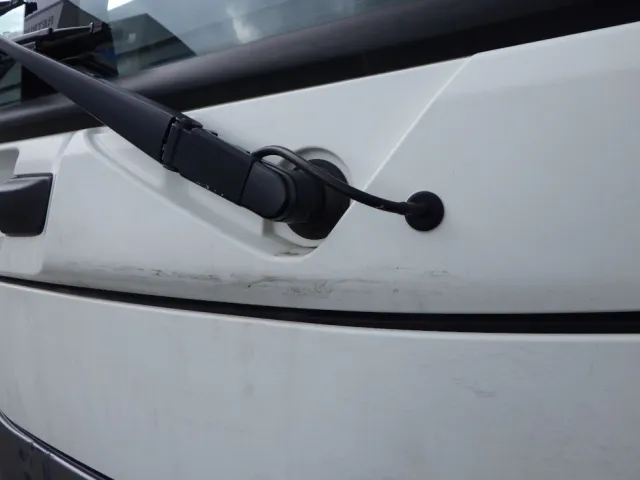 ワイパーパネルにキズがあります。|日野 レンジャー 2KG-FC2ABA(2WD)の写真25